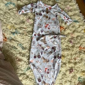 Caden lane farm print knotted gown and hat